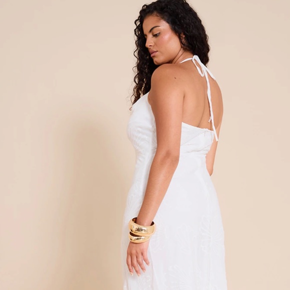 pretty little thing white chiffon embroidered maxi dress - Picture 2 of 7